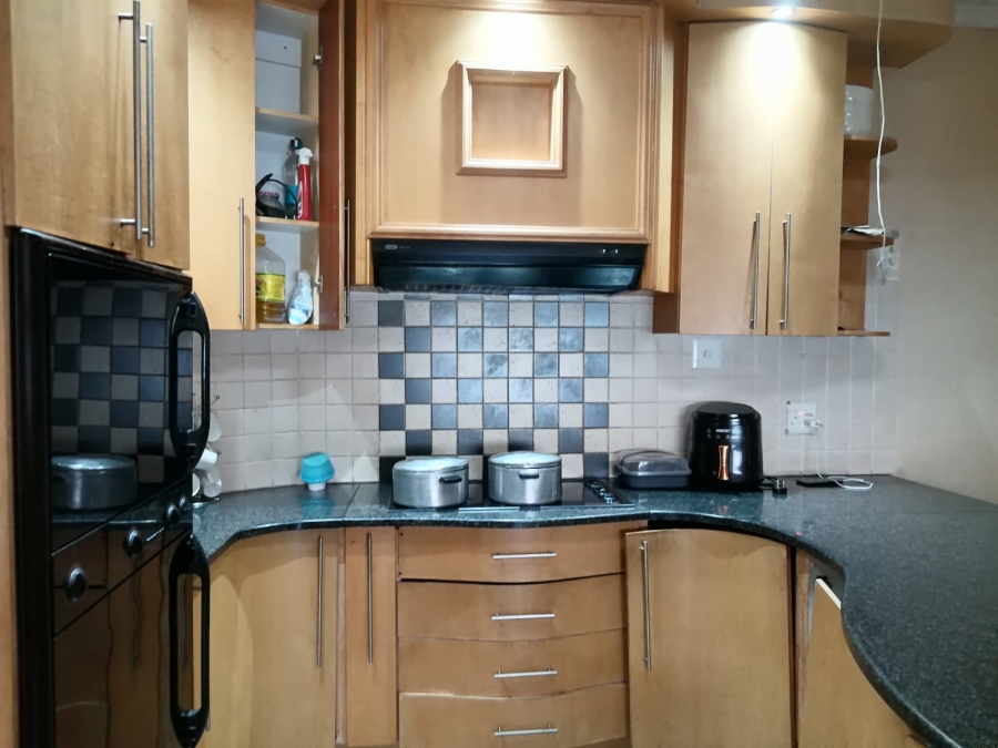 6 Bedroom Property for Sale in Geelhoutpark North West